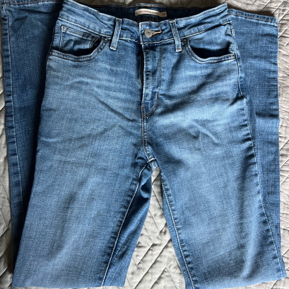 Levi’s 721 Skinny High Rise Jeans